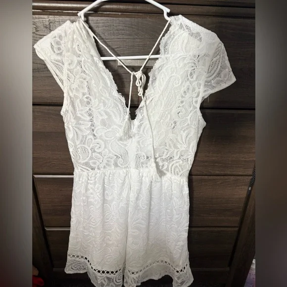 Hello Molly Lace Romper - Picture 7 of 9